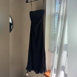 Elegant Black Abercrombie Strapless Dress